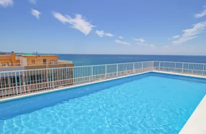 Apartamento de 2 dormitorios en Marbella, Spain No. 668