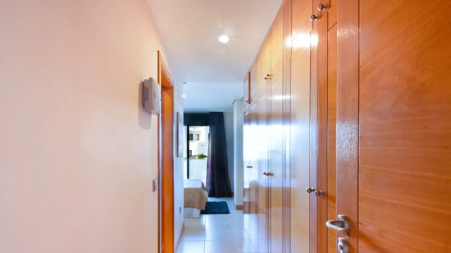 Apartamento de 2 dormitorios en Estepona, Spain No. 694 № 16