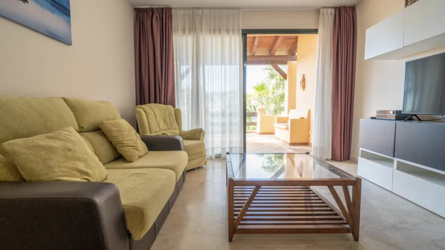 Apartamento de 2 dormitorios en Estepona, Spain No. 451 № 9