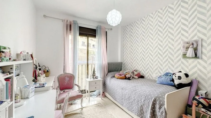 Dúplex de 3 dormitorios en Estepona, Spain No. 497 № 19