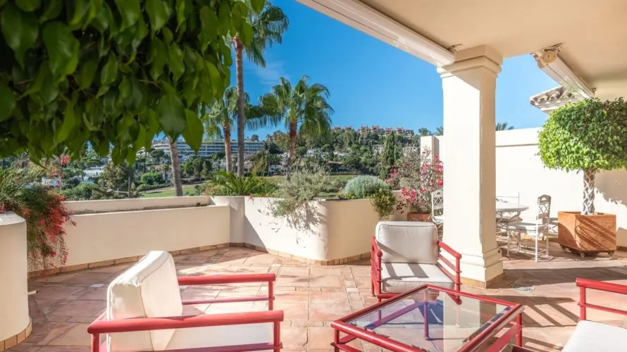 Dúplex de 3 dormitorios en Nueva Andalucía, Spain No. 475 № 9