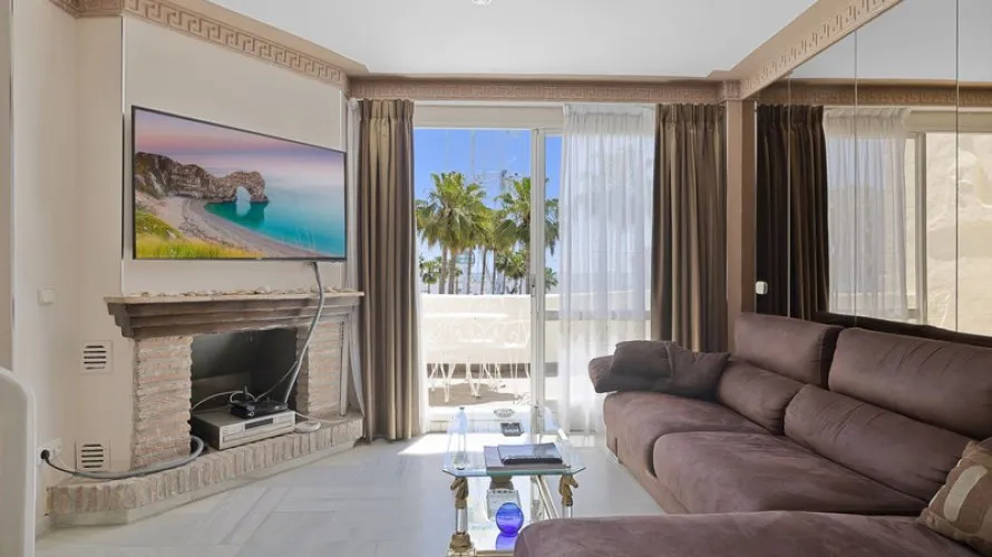 Apartamento de 2 dormitorios en Benalmádena, Spain No. 532 № 5