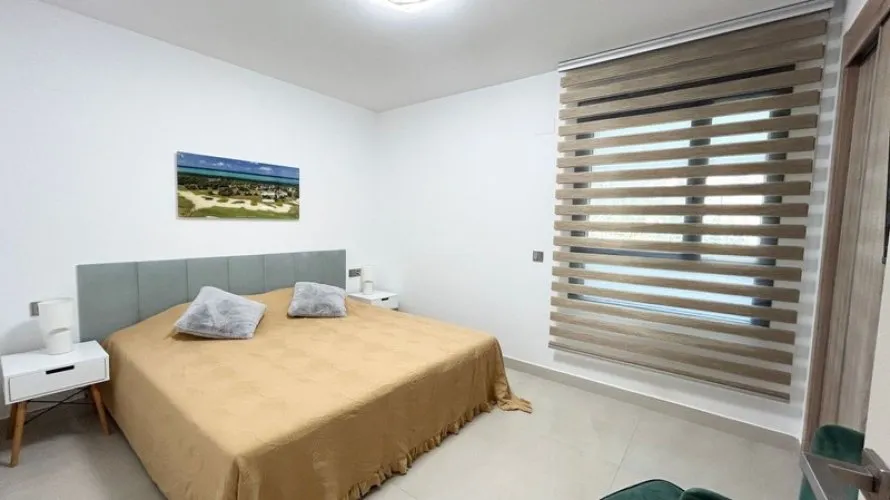 Apartamento de 3 dormitorios en La Quinta, Spain No. 797 № 15