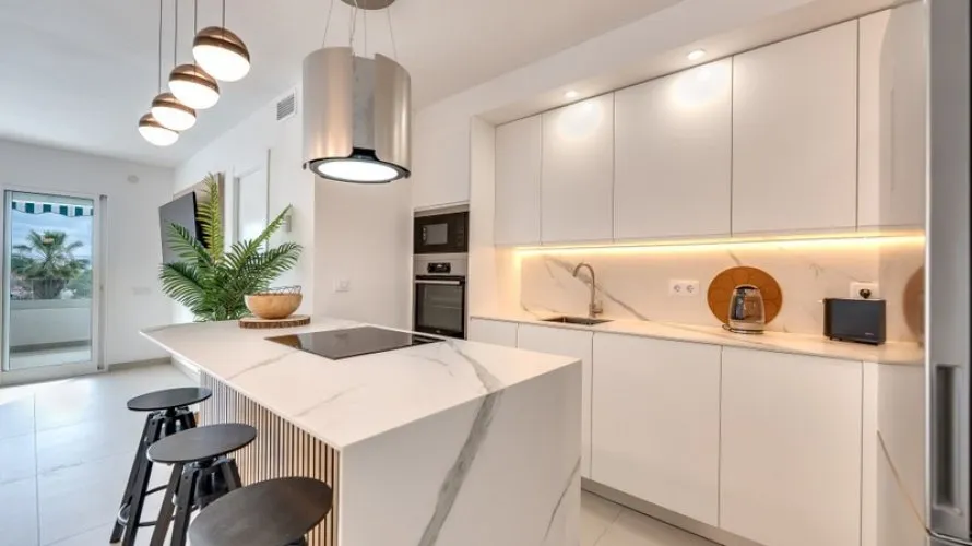 Apartamento de 3 dormitorios en Nueva Andalucía, Spain No. 795 № 2