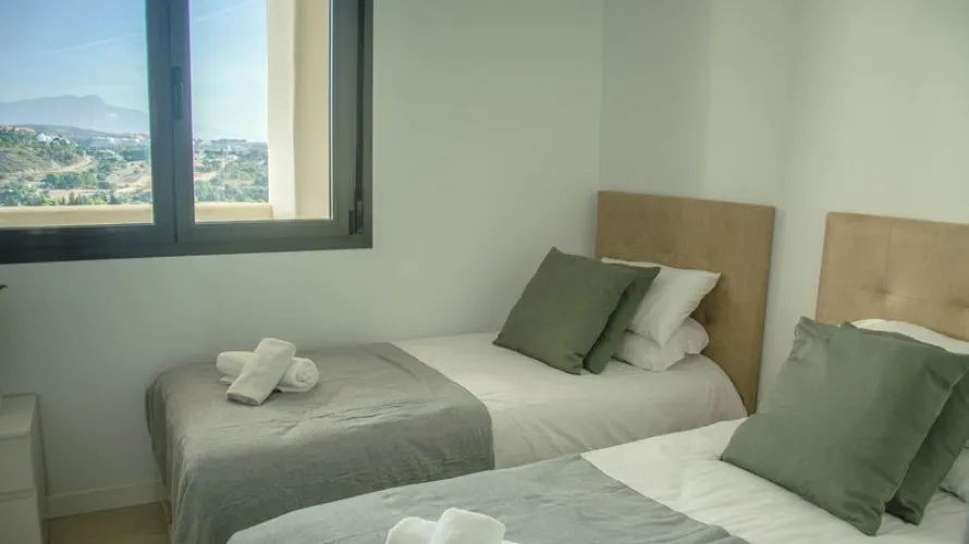 Apartamento de 2 dormitorios en Estepona, Spain No. 433 № 8