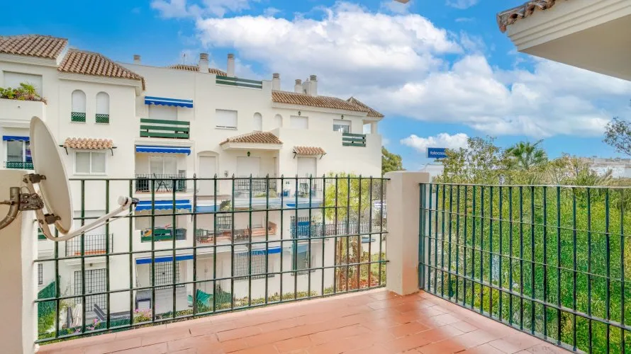 Apartamento de 2 dormitorios en Nueva Andalucía, Spain No. 626 № 10