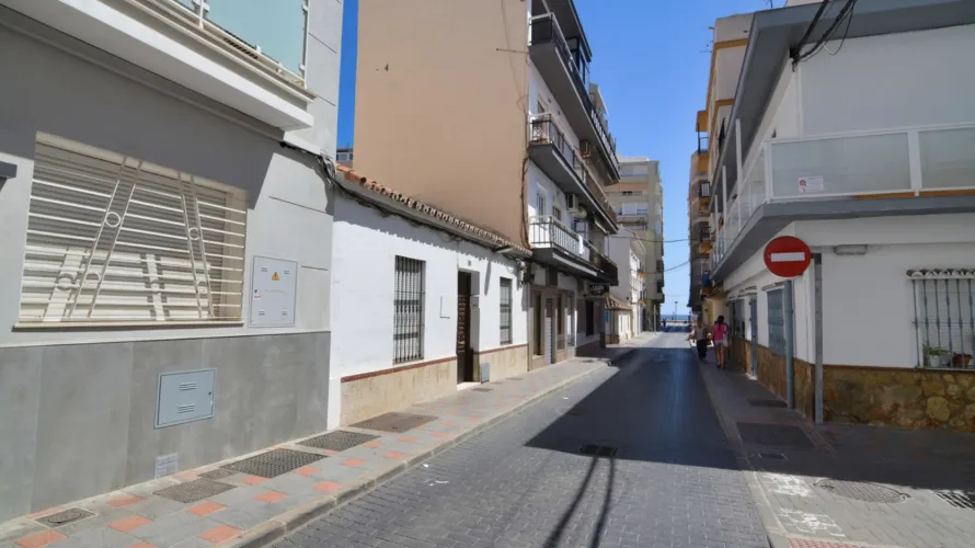 Apartamento de 3 dormitorios en Fuengirola, Spain No. 608