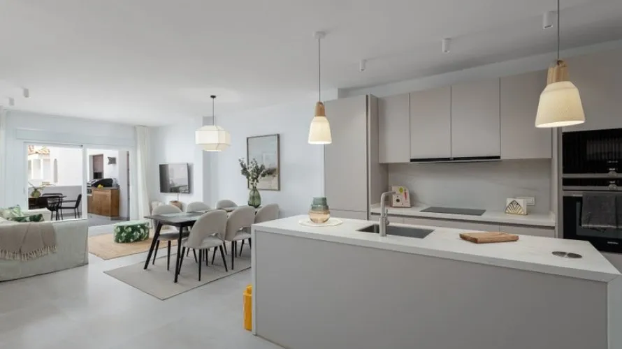 Apartamento de 3 dormitorios en Nueva Andalucía, Spain No. 724 № 14