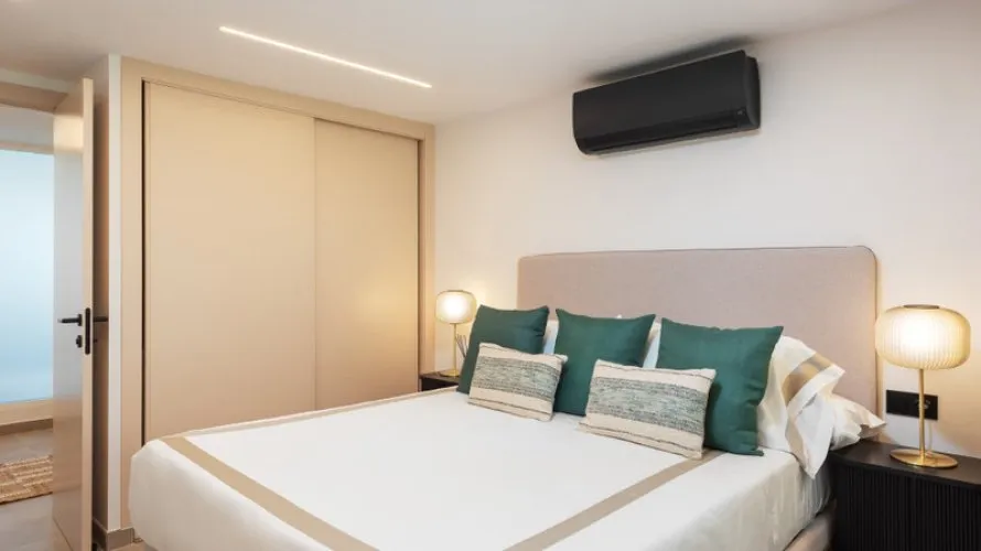 Apartamento de 2 dormitorios en Cortes (San Pedro De Alcantara), Spain No. 336