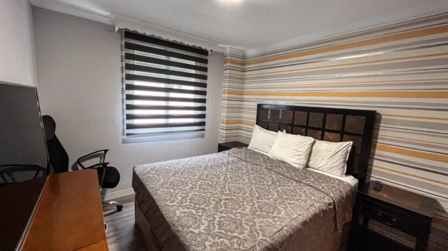 Apartamento de 3 dormitorios en Estepona, Spain No. 424 № 2