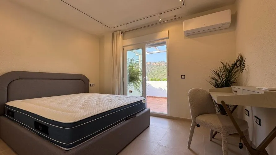 Dúplex de 1 dormitorio en Benahavís, Spain No. 773 № 10