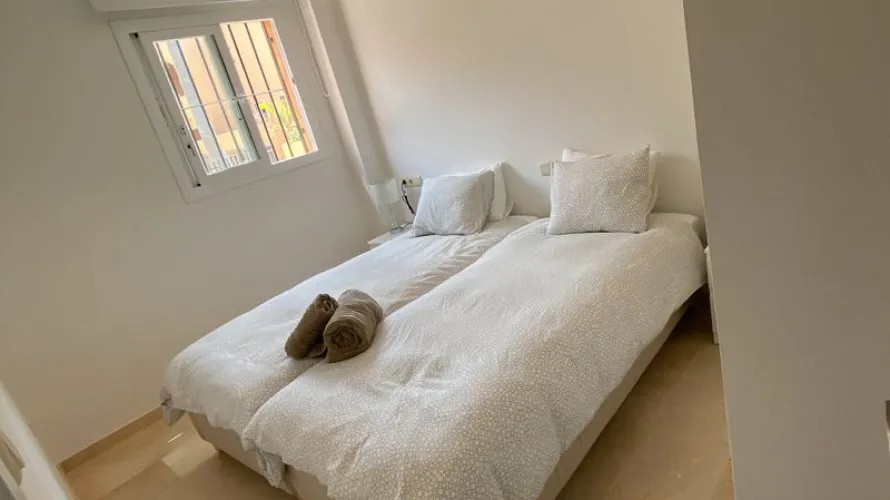 Apartamento de 2 dormitorios en Marbella, Spain No. 620 № 11