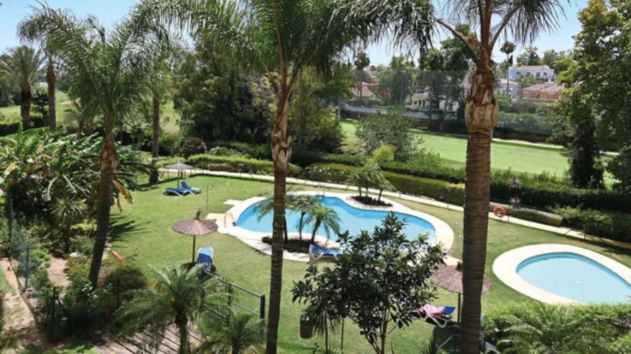 Apartamento de 2 dormitorios en Cortes (San Pedro De Alcantara), Spain No. 790