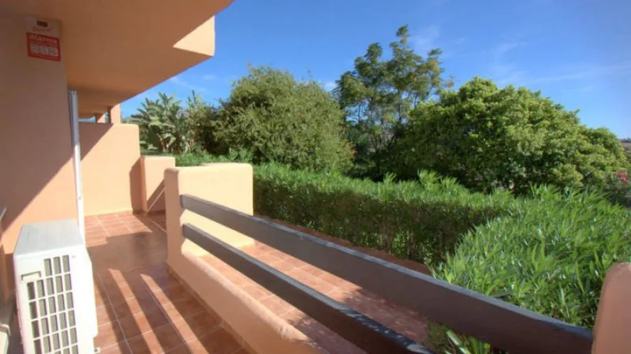 Apartamento de 3 dormitorios en Casares, Spain No. 505 № 2