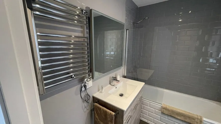 Apartamento de 3 dormitorios en Cortes (San Pedro De Alcantara), Spain No. 567 № 16