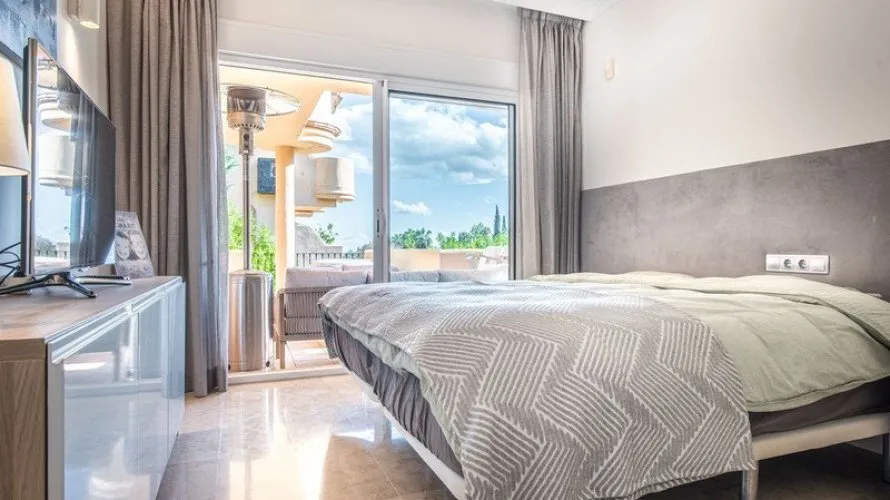 Apartamento de 3 dormitorios en Nueva Andalucía, Spain No. 301 № 8