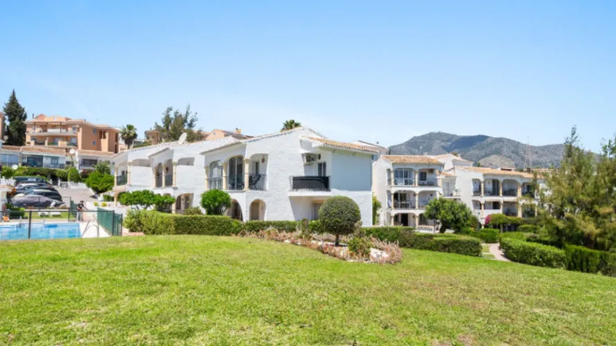 Apartamento de 2 dormitorios en Fuengirola, Spain No. 687