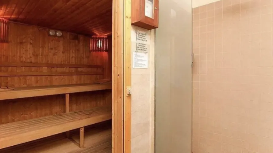 Apartamento de 2 dormitorios en Marbella, Spain No. 538 № 10