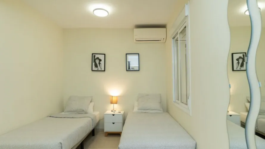 Apartamento de 2 dormitorios en Marbella, Spain No. 586 № 16