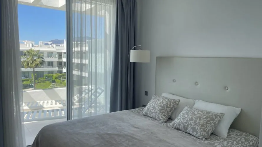 Dúplex de 3 dormitorios en Estepona, Spain No. 669