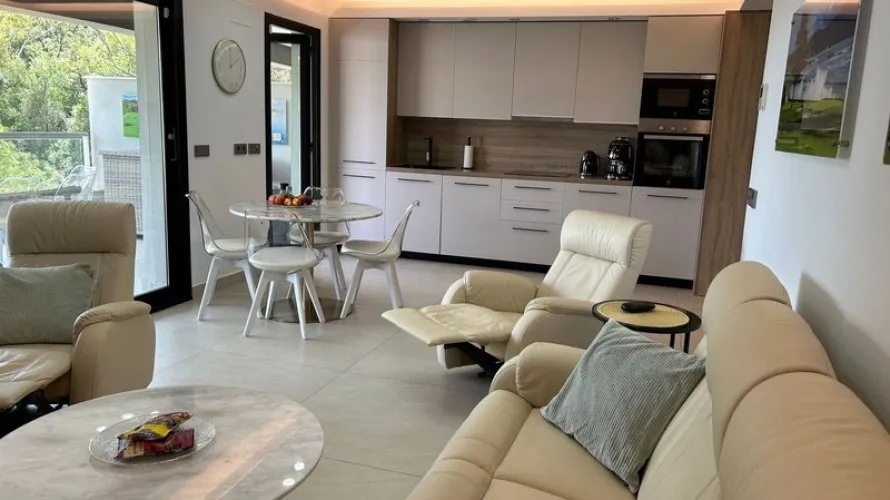 Apartamento de 3 dormitorios en La Quinta, Spain No. 797 № 3