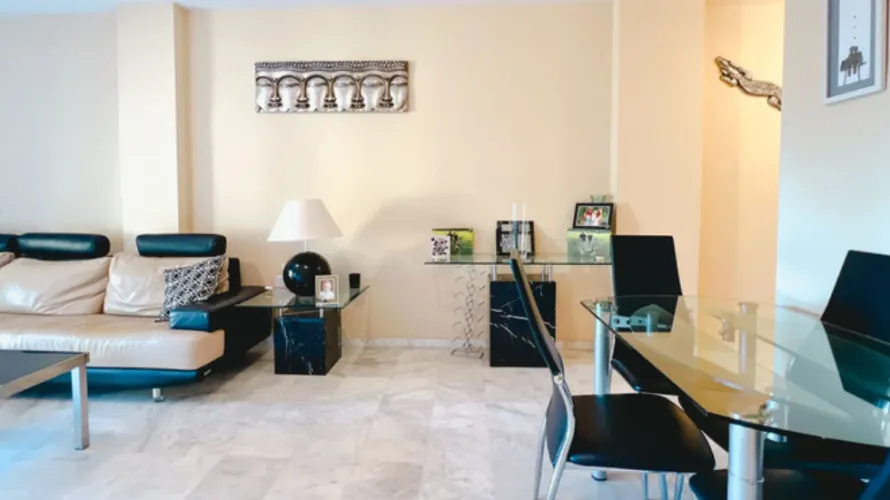 Apartamento de 2 dormitorios en Marbella, Spain No. 804 № 14