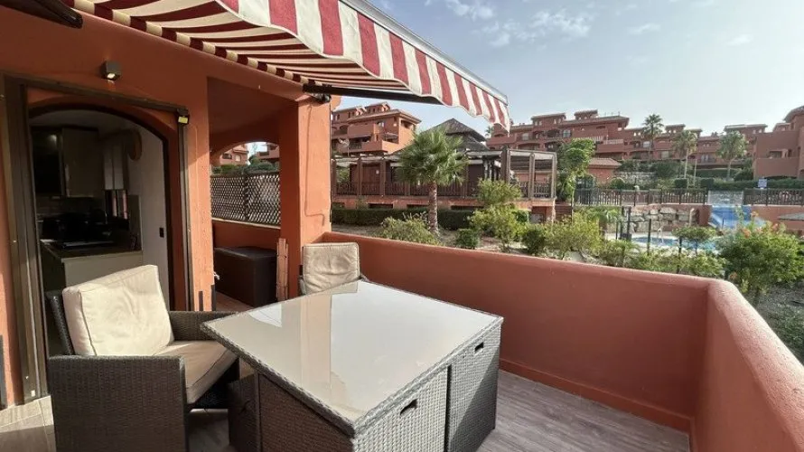 Dúplex de 3 dormitorios en Estepona, Spain No. 500 № 16