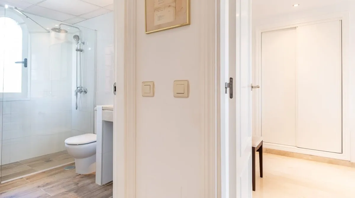 Apartamento de 2 dormitorios en Estepona, Spain No. 651