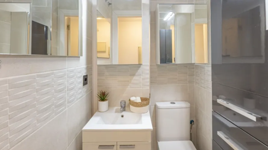 Apartamento de 2 dormitorios en Fuengirola, Spain No. 696 № 25