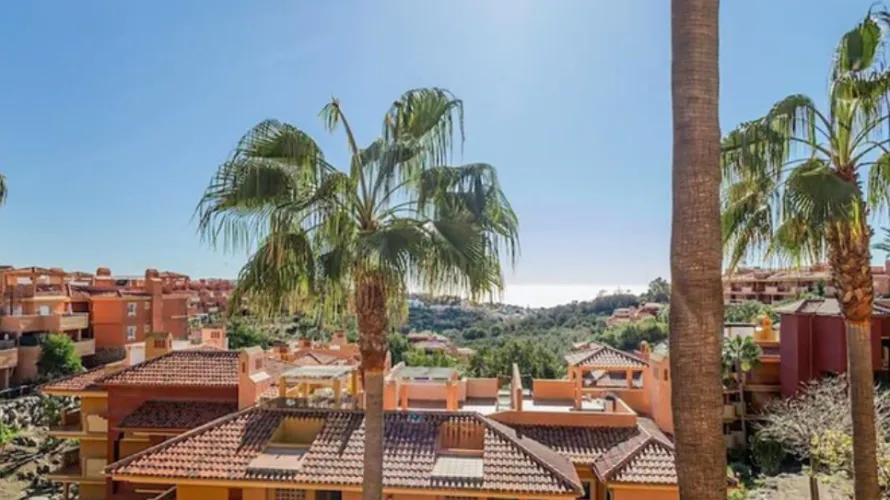 Apartamento de 2 dormitorios en Marbella, Spain No. 601 № 1