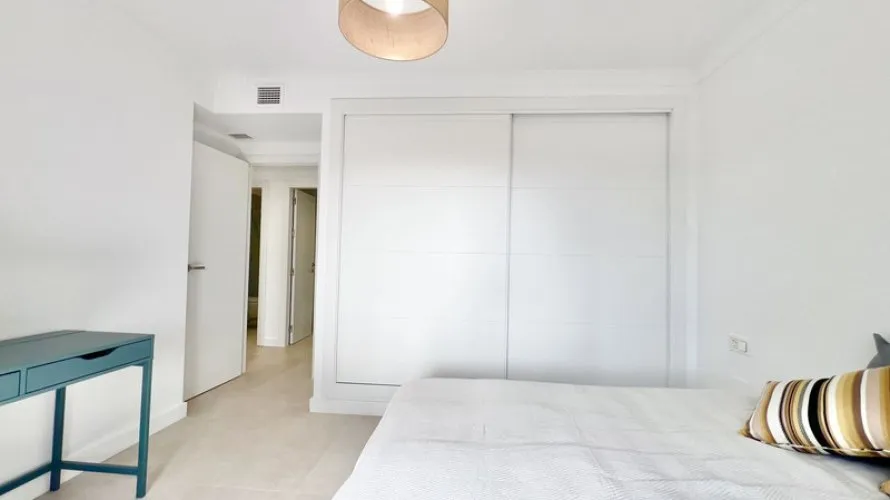 Dúplex de 3 dormitorios en Estepona, Spain No. 498 № 18