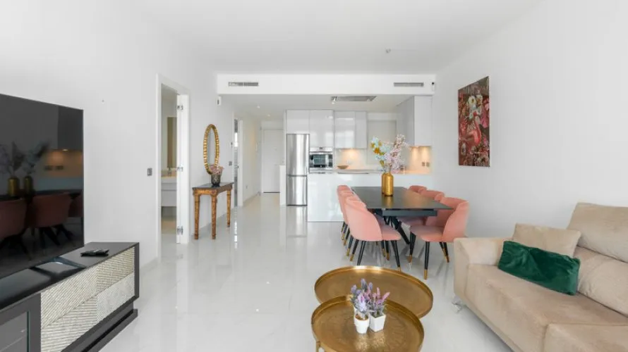 Apartamento de 2 dormitorios en Estepona, Spain No. 648 № 14