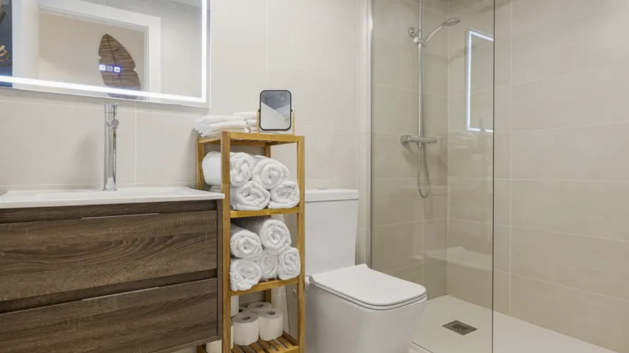 Apartamento de 3 dormitorios en Torremolinos, Spain No. 689 № 9