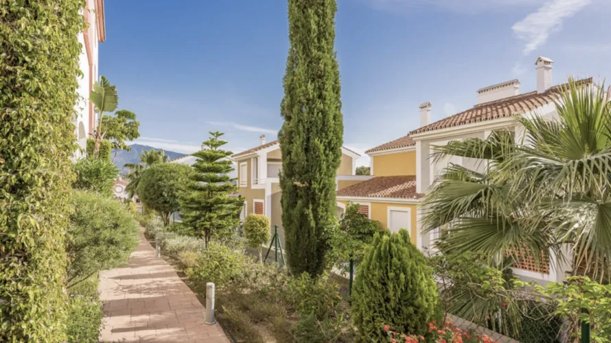Apartamento de 2 dormitorios en Estepona, Spain No. 540 № 6
