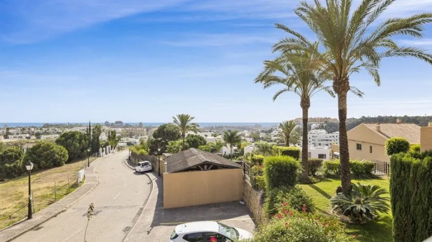 Apartamento de 3 dormitorios en Estepona, Spain No. 445 № 24