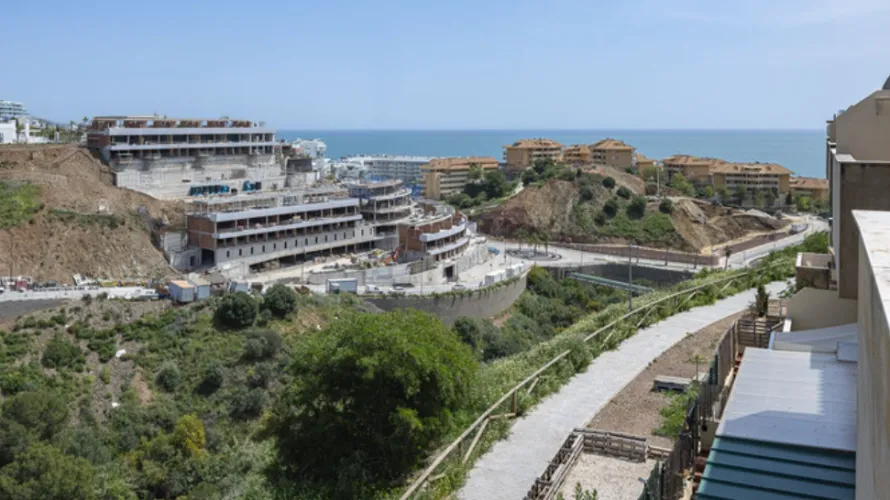 Apartamento de 2 dormitorios en Fuengirola, Spain No. 696 № 5