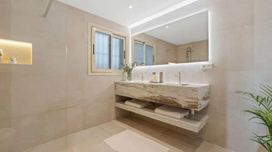 Apartamento de 4 dormitorios en Marbella, Spain No. 344 № 9