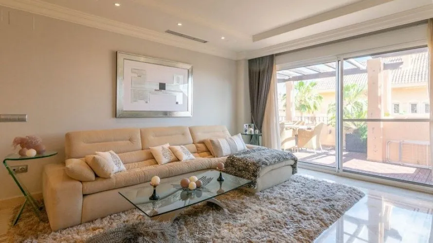 Apartamento de 3 dormitorios en Nueva Andalucía, Spain No. 512 № 10