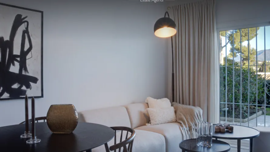 Apartamento de 3 dormitorios en Nueva Andalucía, Spain No. 663 № 3