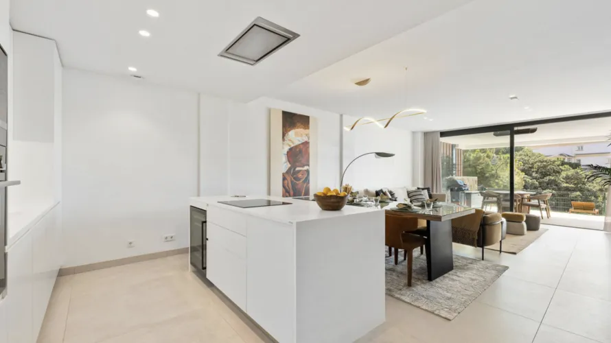 Apartamento de 3 dormitorios en Marbella, Spain No. 530 № 19