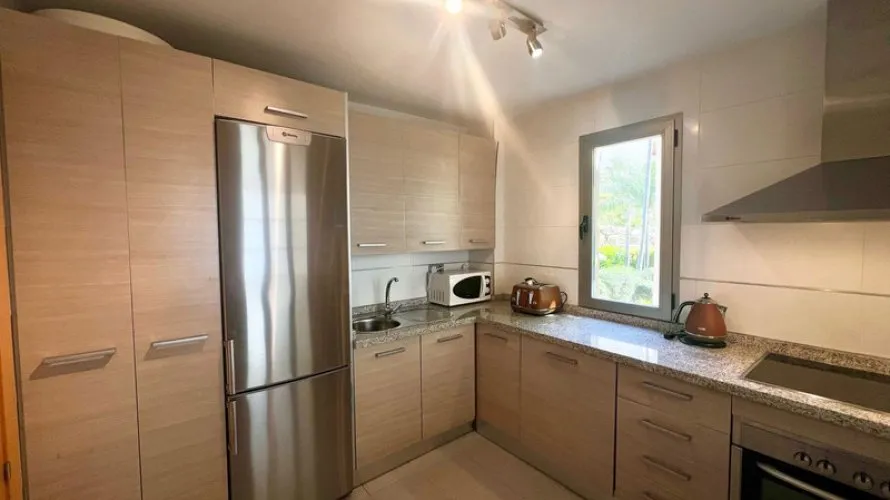 Dúplex de 4 dormitorios en Estepona, Spain No. 640 № 17