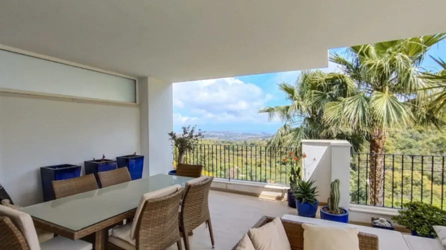 Apartamento de 3 dormitorios en Marbella, Spain No. 725 № 5