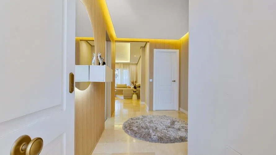 Apartamento de 2 dormitorios en Marbella, Spain No. 720 № 3