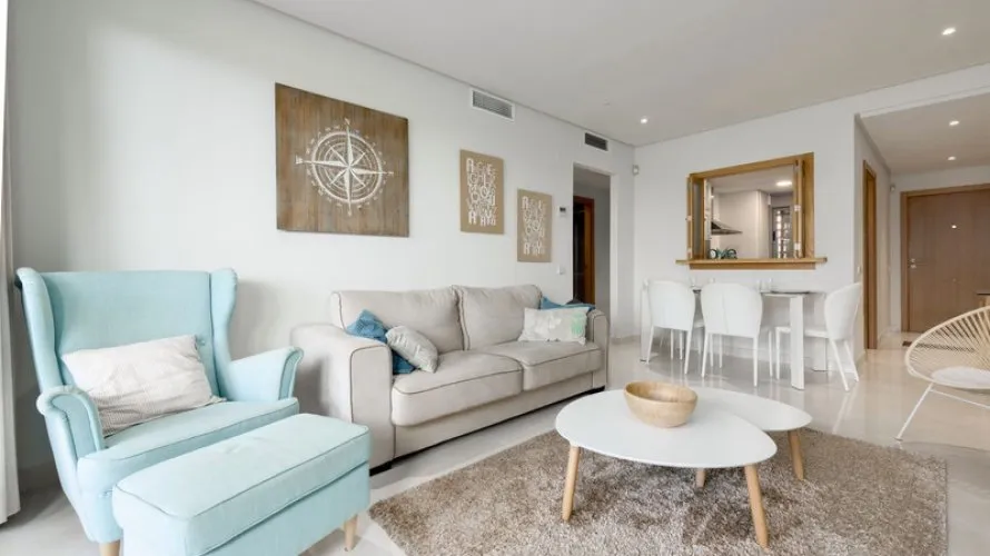 Apartamento de 2 dormitorios en Estepona, Spain No. 338 № 4