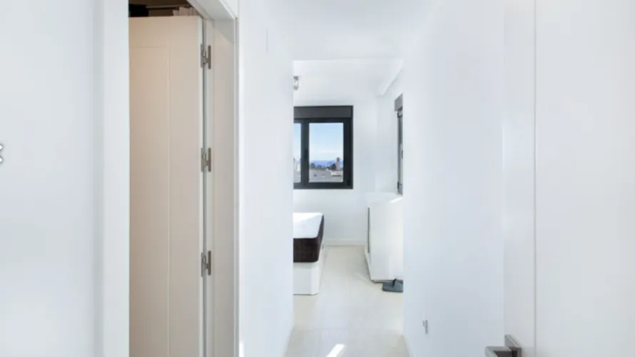 Dúplex de 2 dormitorios en Estepona, Spain No. 695 № 19