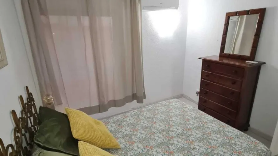 Apartamento de 2 dormitorios en Fuengirola, Spain No. 455 № 1