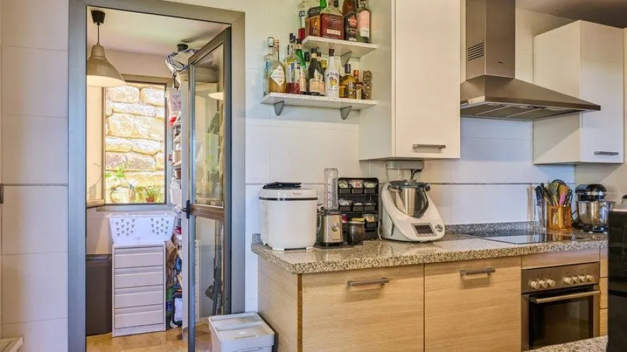 Apartamento de 3 dormitorios en Benahavís, Spain No. 673 № 16