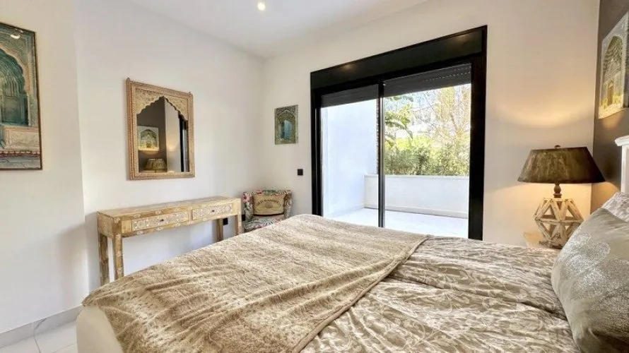 Apartamento de 3 dormitorios en Estepona, Spain No. 710 № 13