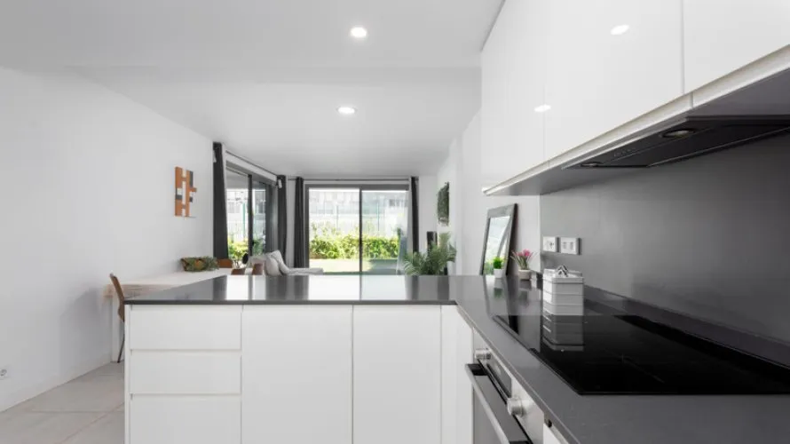 Apartamento de 2 dormitorios en Estepona, Spain No. 563 № 8