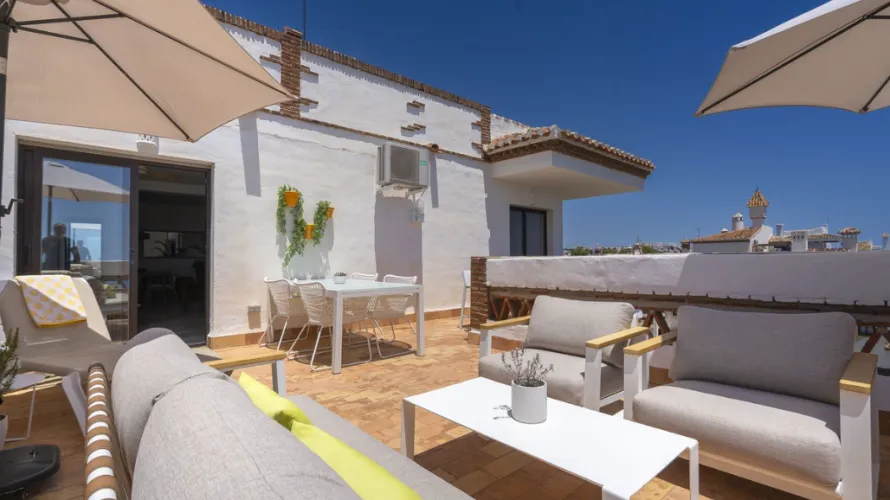 Apartamento de 2 dormitorios en Mijas Costa, Spain No. 743 № 9